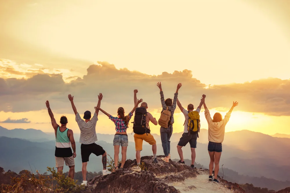 Solo Travel but Not Alone: Joining Group Expeditions for Instant Friendships